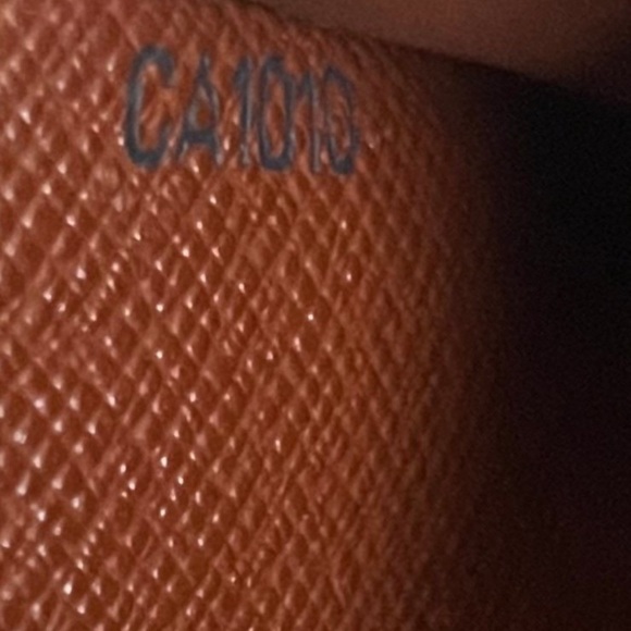 Louis Vuitton Monogram Agenda PM Day Planner Cover - Picture 13 of 13